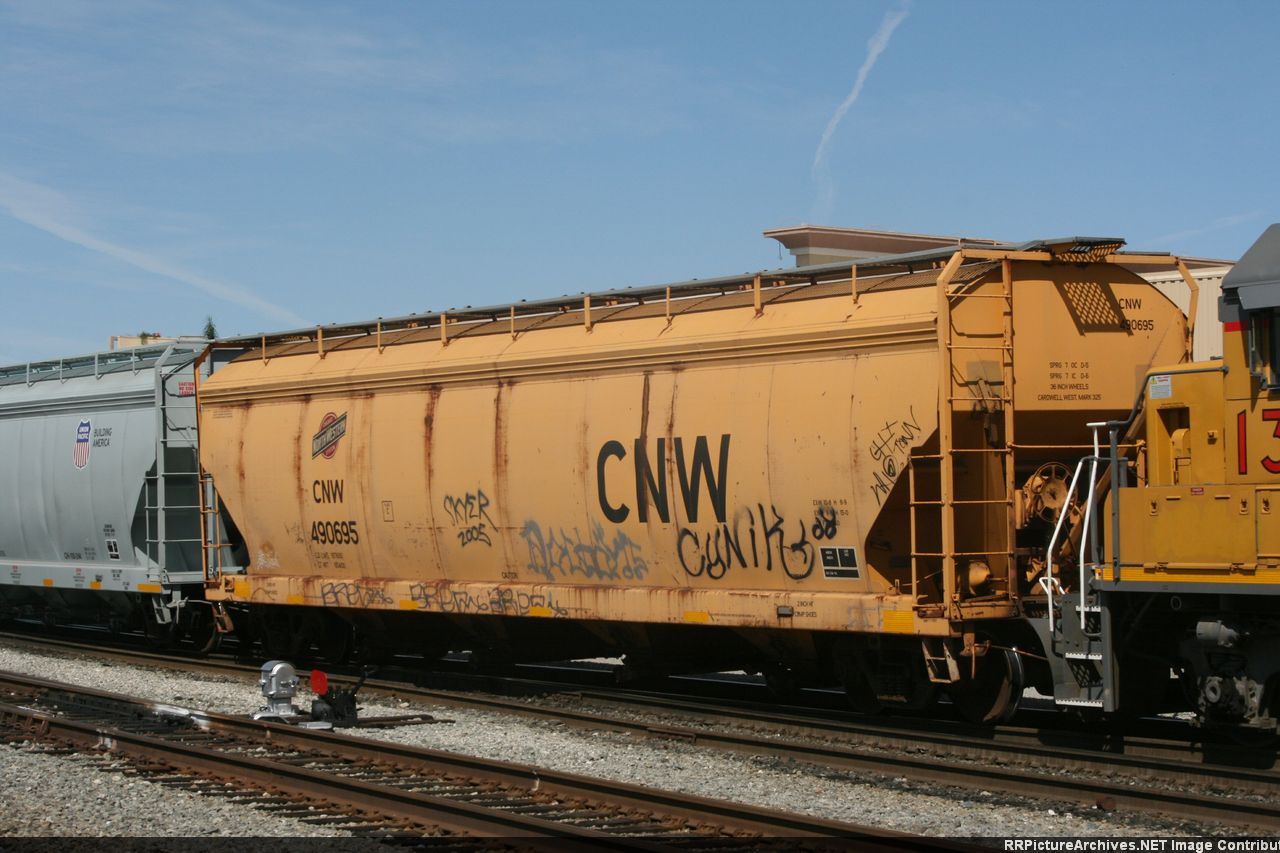 CNW 490695